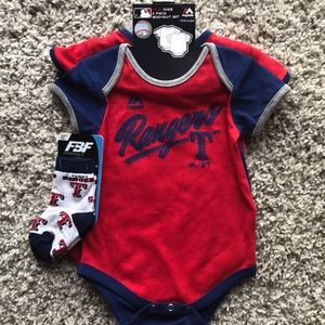Texas Rangers bodysuits and socks